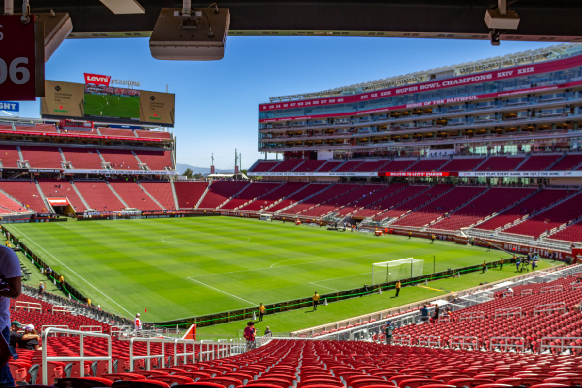 Levi's Stadium, San Francisco 49ers bring in local food options like Super  Duper Burgers, Curry Roots, Gold Bar whiskey - Silicon Valley Business  Journal