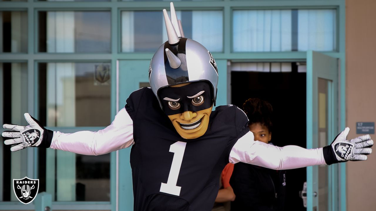 Raider Rusher – The Las Vegas Raiders Mascot Unveiled - The Stadiums Guide